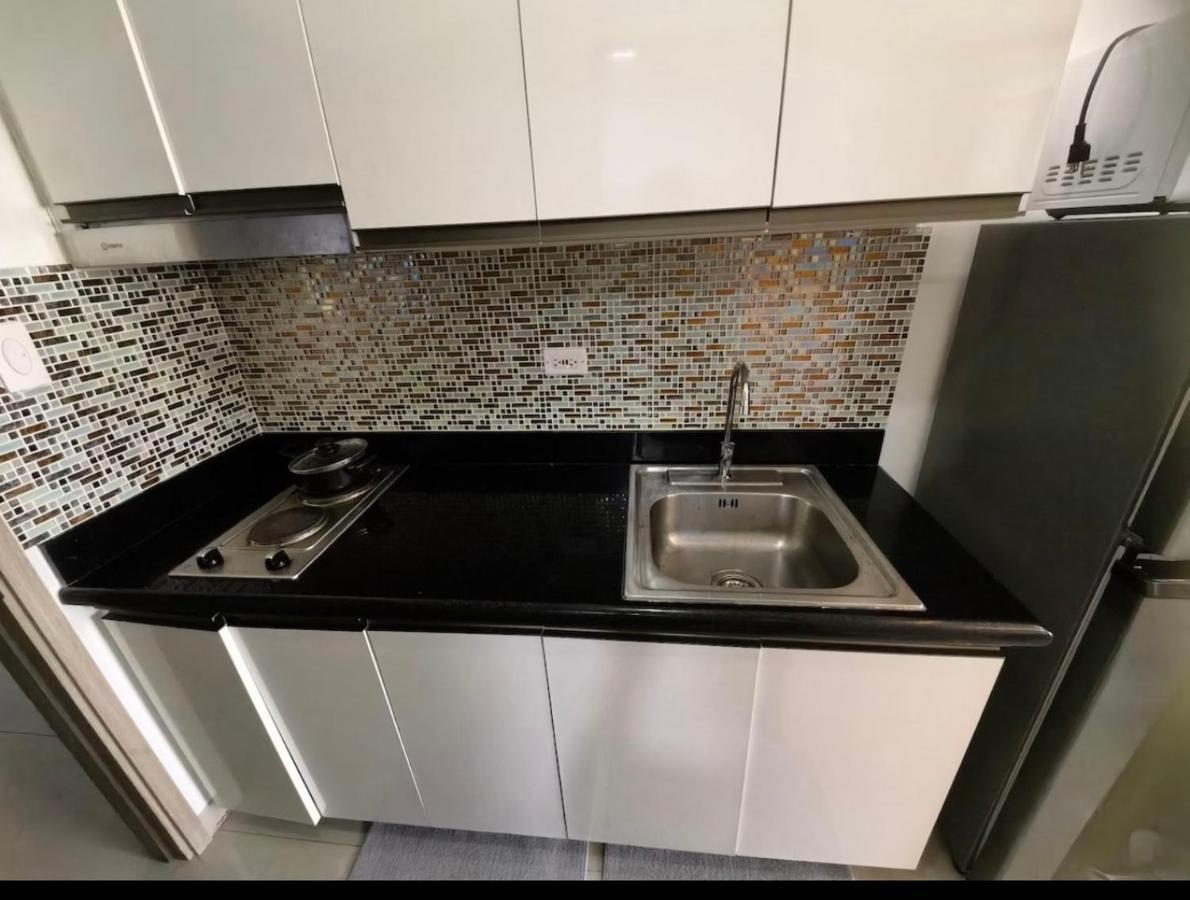 Deluxe Suites Razelles 2 At Shore 2 Residences Tower 1 파사이 외부 사진