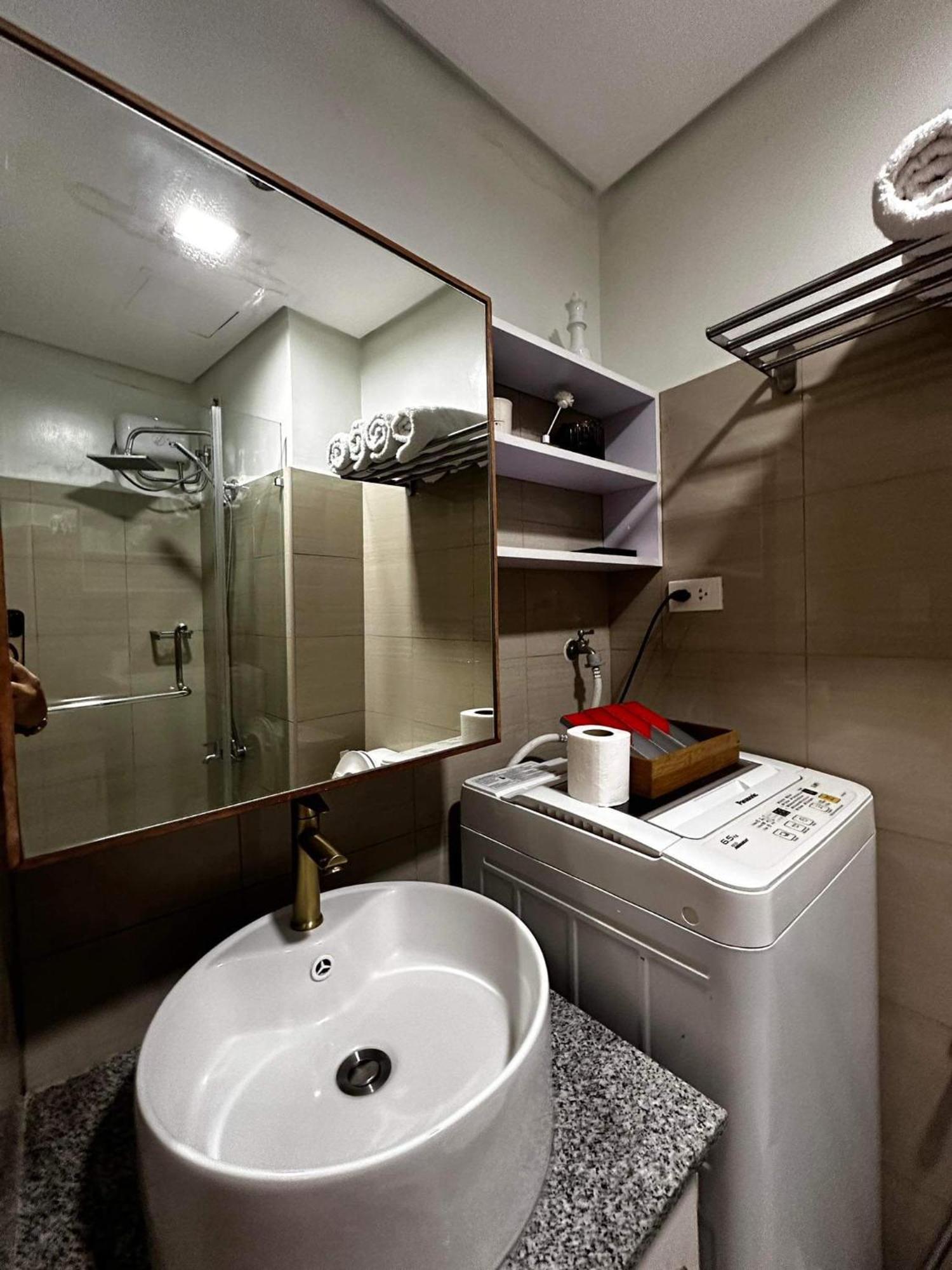 Deluxe Suites Razelles 2 At Shore 2 Residences Tower 1 파사이 외부 사진